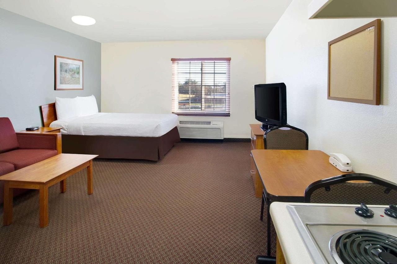 Woodspring Suites Baton Rouge East I-12 Bagian luar foto